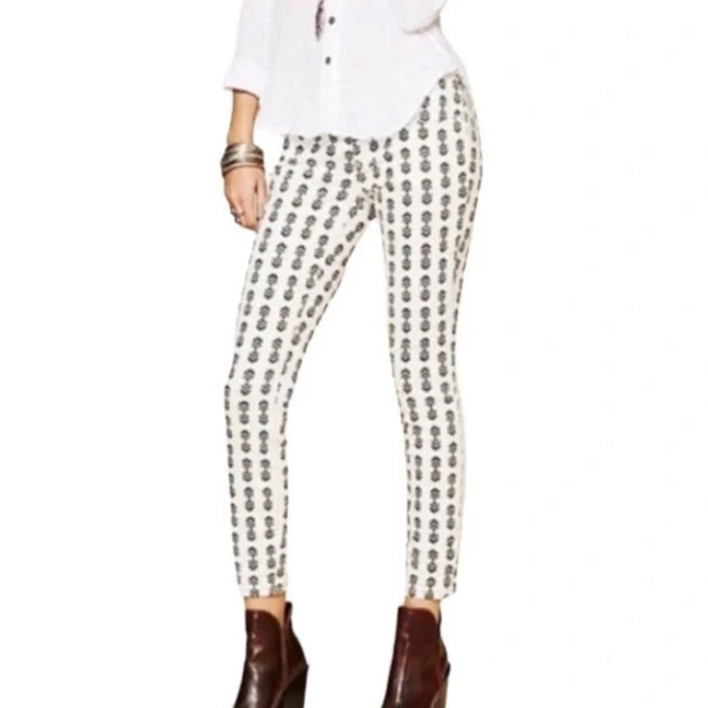 New Free People Chevron Arrowhead South Western Off white Skinny Jeans Sz 28